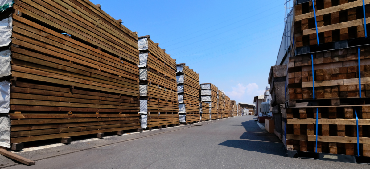 大阪工場の防腐土台や防腐胴縁