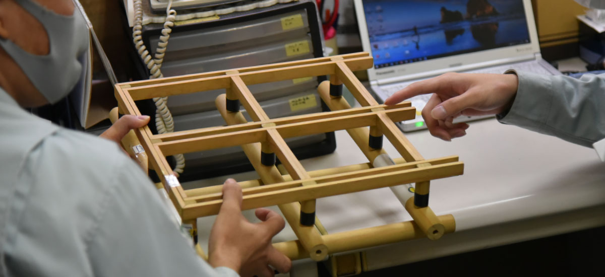 開発中のコンクリート基礎にかわる木製浮き基礎は丸太をリユースできSDGsにもつながる