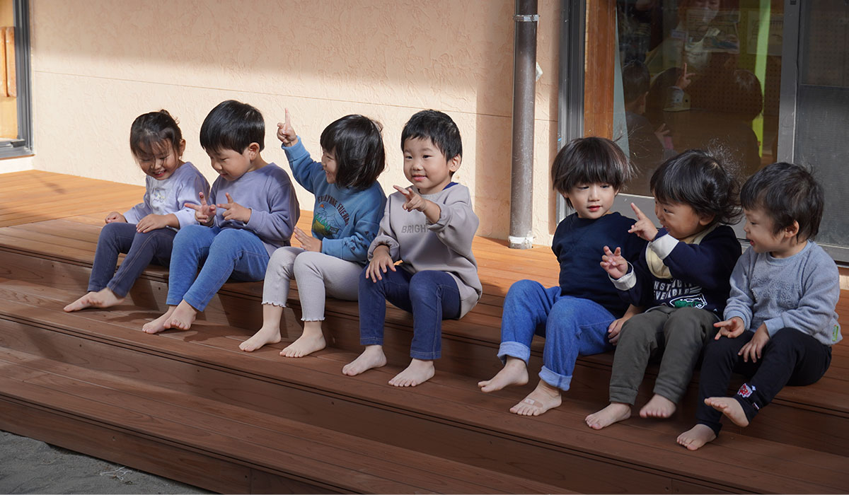 熱が伝わりにくいため素足であるいてもあつく、冷たく感じづらい