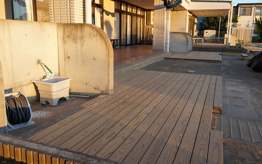 ちばの木ふれあい空間創出事業を活用した千葉県市原市でのウッドデッキ事例 千葉県産スギ