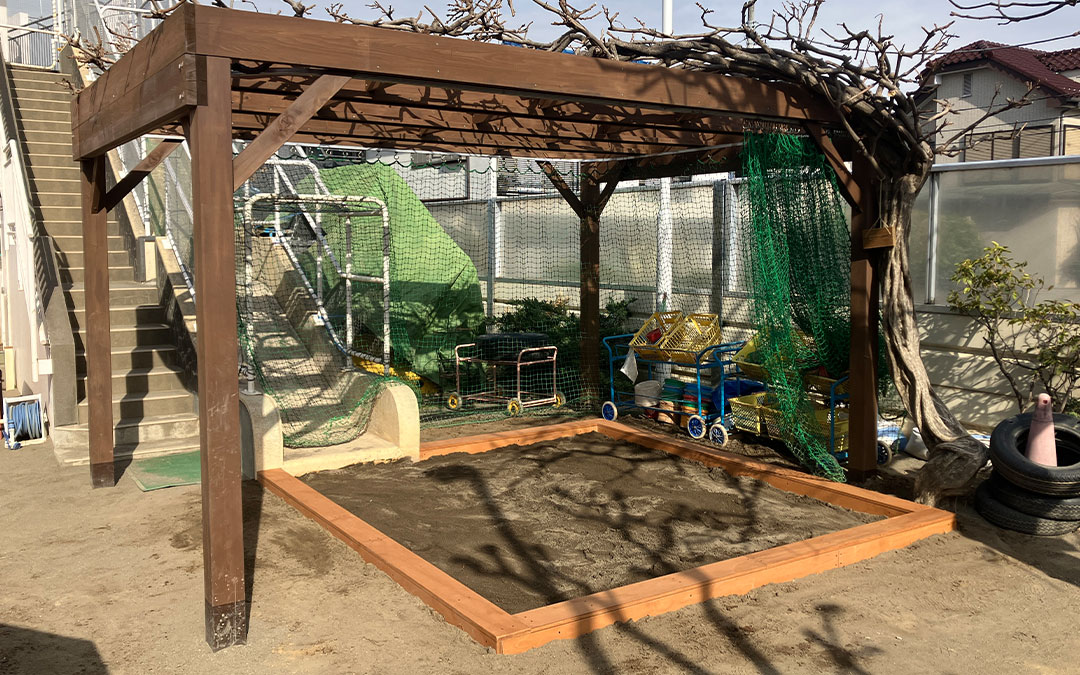 木育補助事業を活用した東京都練馬区の保育園でのパーゴラ事例 藤棚