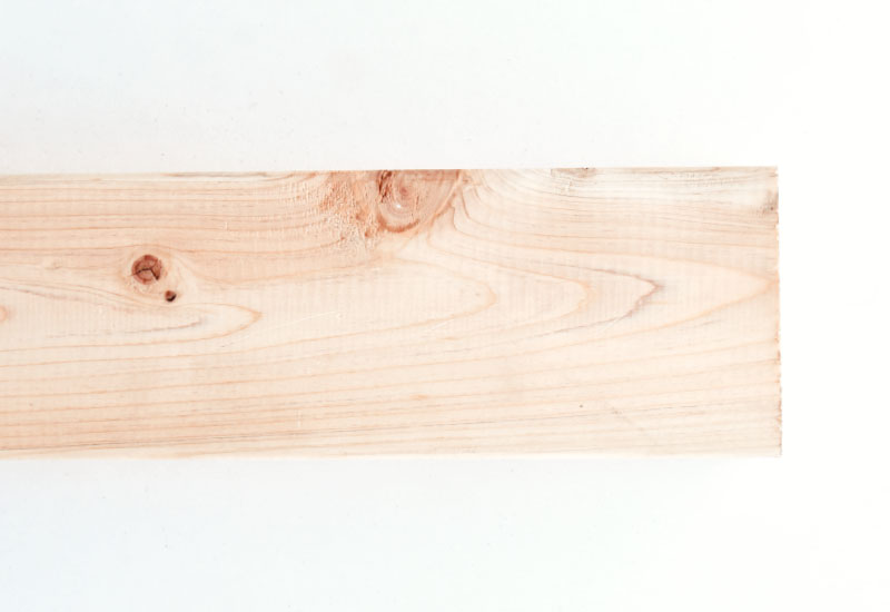 薄い色味もきれいに塗装できるDIYにおすすめな防腐透明木材