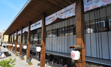 サーモウッド外装材・軒天ルーバー　長野駅