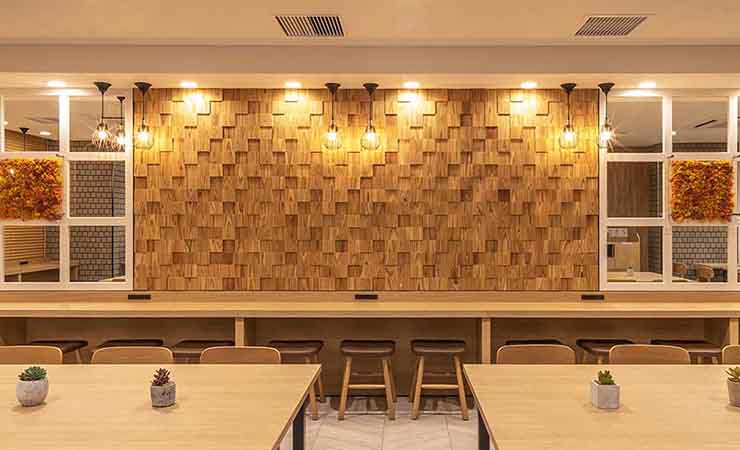 内装用準不燃木材の壁材を使ったスーパーホテル