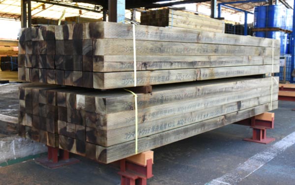 木材を防腐防蟻処理し高耐久な構造材を製造