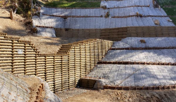 木材保存技術は公共土木事業にも実績が多数