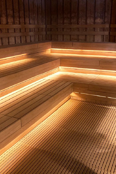 サウナ＆カプセル アムザ＜国産サウナ用木材 ＳＡＵＭＯ＞