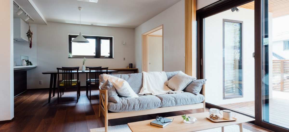 木製のリビング掃き出し窓